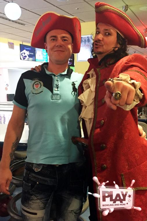 Piratenparty mit dem Captain im PLAY Bowling