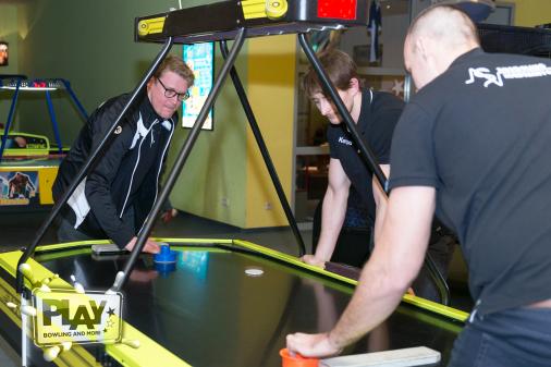 Weihnachts-Spendenbowling im PLAY