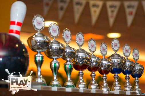 Weihnachts-Spendenbowling im PLAY
