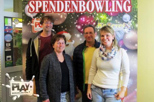 Weihnachts-Spendenbowling im PLAY