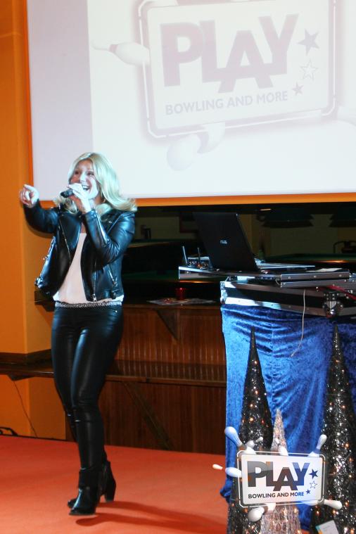 Weihnachts-Spendenbowling im PLAY