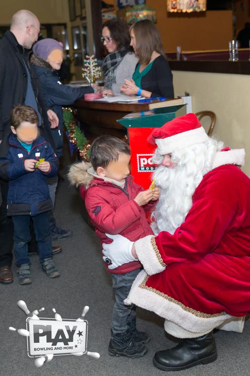 Weihnachts-Spendenbowling im PLAY