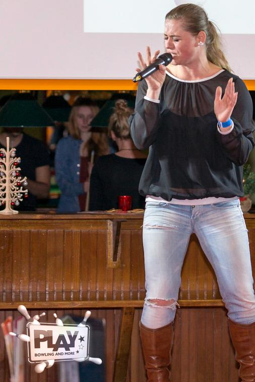 Weihnachts-Spendenbowling im PLAY