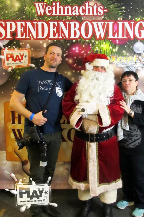 Weihnachts-Spendenbowling im PLAY
