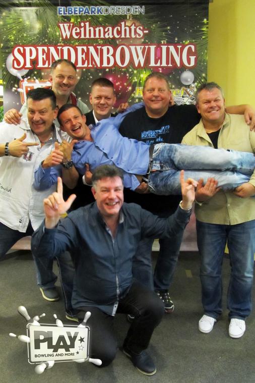 Weihnachts-Spendenbowling im PLAY