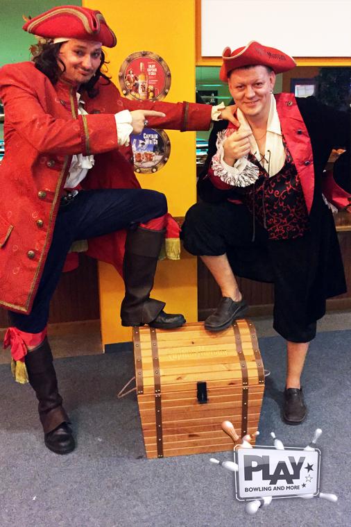 Piratenparty mit dem Captain im PLAY Bowling