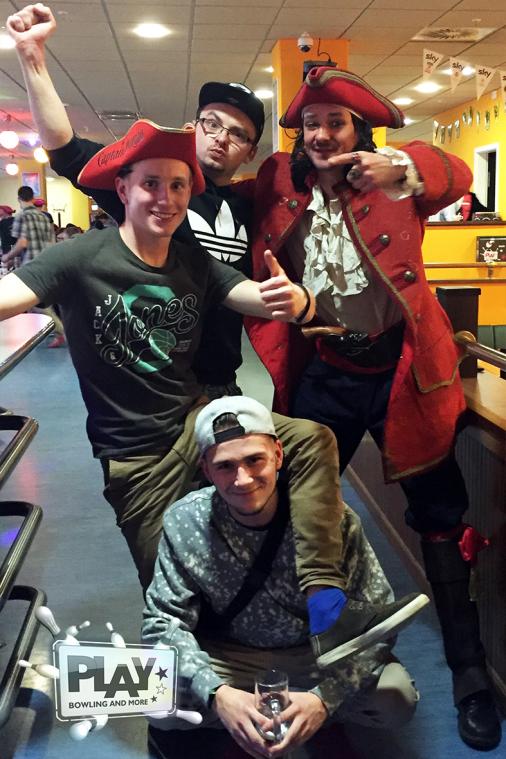 Piratenparty mit dem Captain im PLAY Bowling