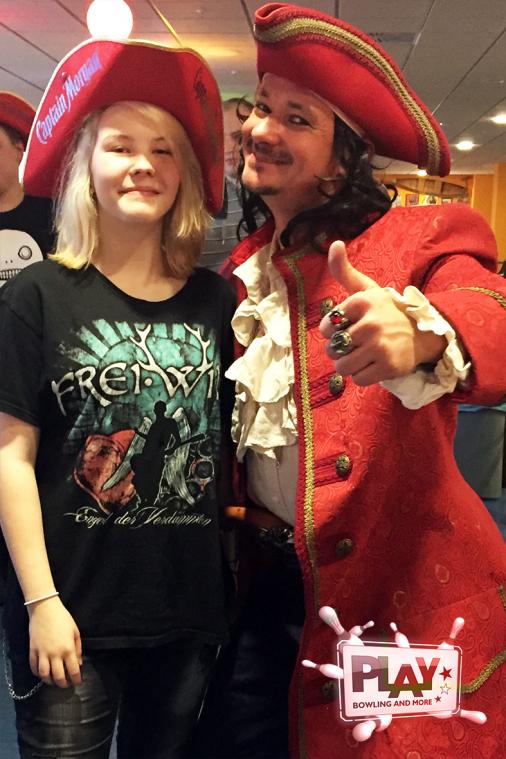 Piratenparty mit dem Captain im PLAY Bowling