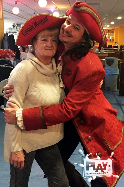 Piratenparty mit dem Captain im PLAY Bowling