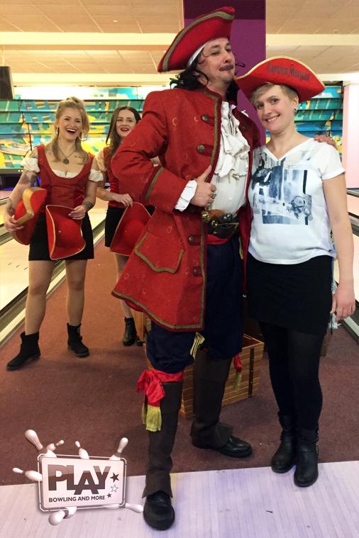 Piratenparty mit dem Captain im PLAY Bowling