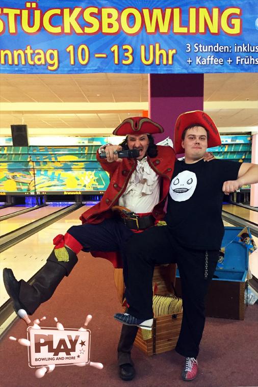 Piratenparty mit dem Captain im PLAY Bowling