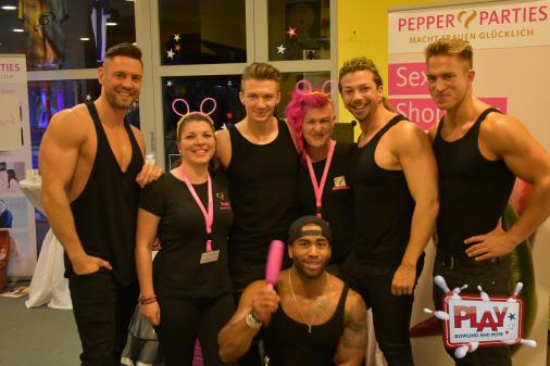 Frauenparty am Männertag im PLAY Bowling