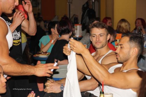 Für die Fans gabs dann noch Autogramme und Gruppenfotos von den Jungs.