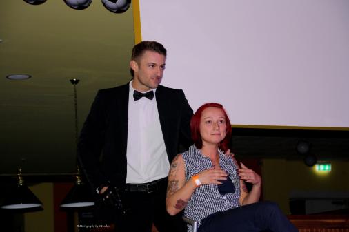 Mr. Grey wird Sie jetzt empfangen.